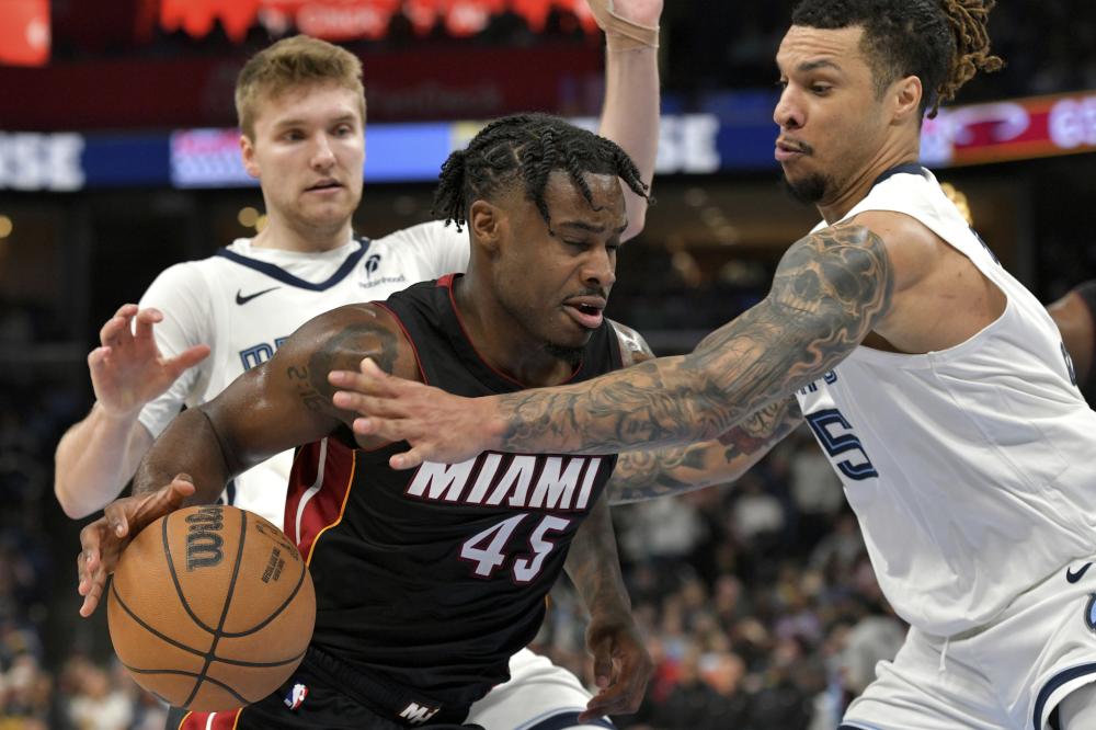 令人侧目 令人侧目