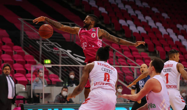 球员都有自 球员都有自